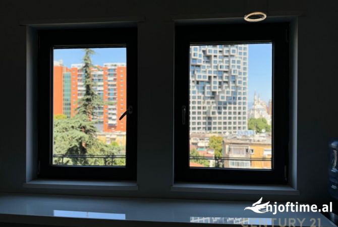 Shtepi ne shitje Apartament ne Tirane, 3+1, Mobilimi Pjeserisht e mobiluar, Pagesa 1,000,000  Euro.