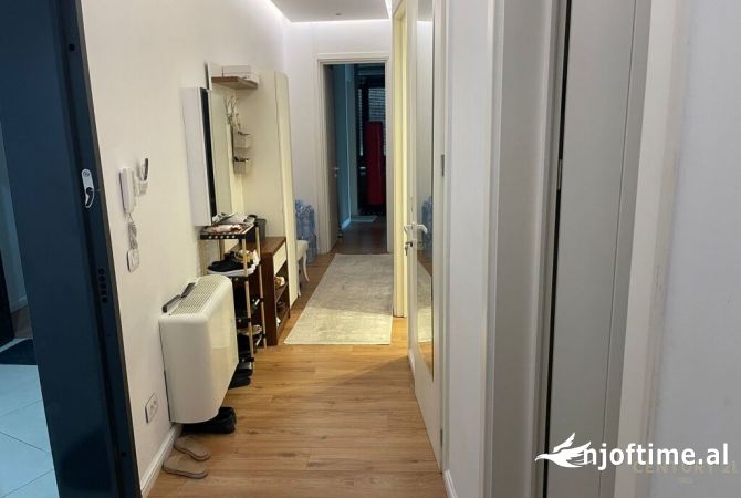 Shtepi ne shitje Apartament ne Tirane, 3+1, Mobilimi E mobiluar, Pagesa 540,000  Euro.