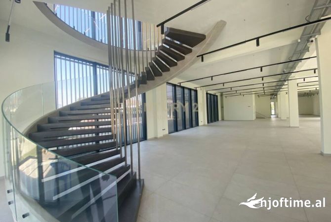 Ambient biznesi me qera 4+1 ne Tirane - 17,000 Euro