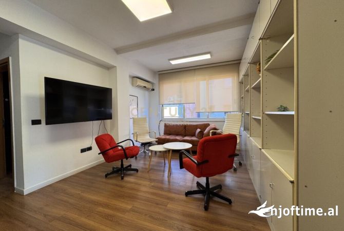 Shtepi me qera 3+1 ne Tirane - 1,400 Euro