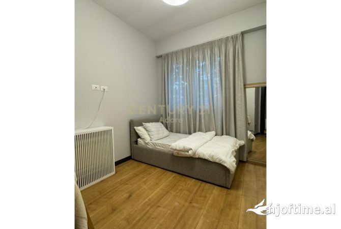 Shtepi ne shitje Apartament ne Tirane, 3+1, Mobilimi E mobiluar, Pagesa 239,000  Euro.