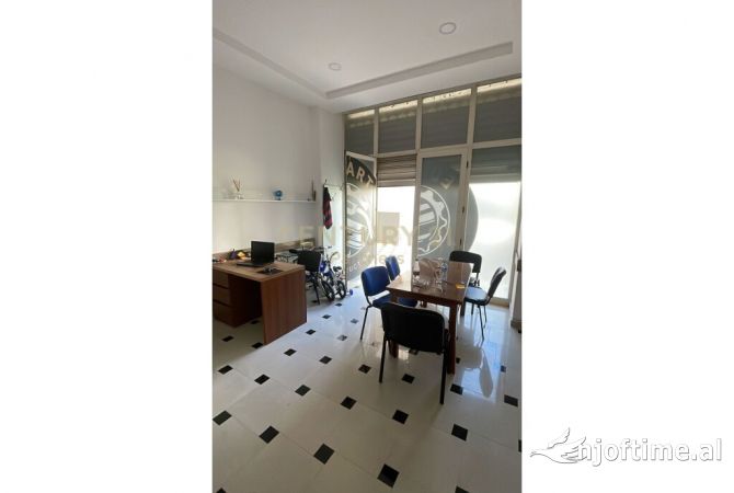 Ambient biznesi me qera 1+1 ne Tirane - 150 Euro