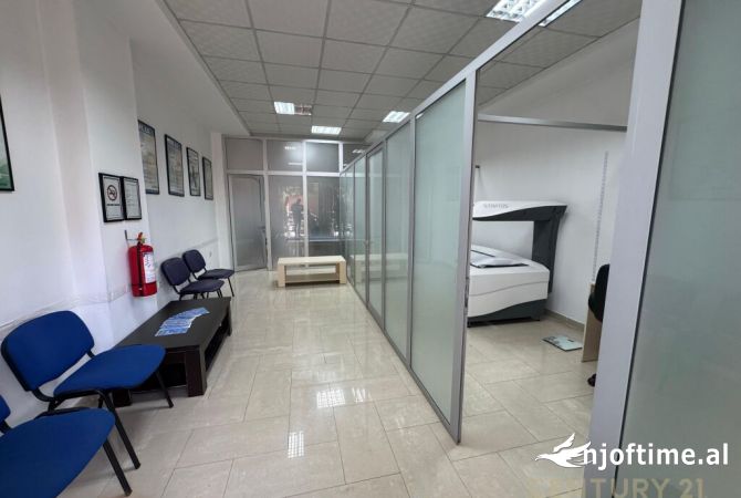 Ambient biznesi me qera 3+1 ne Tirane - 400 Euro