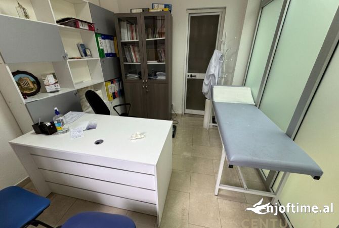 Ambient biznesi me qera 3+1 ne Tirane - 400 Euro