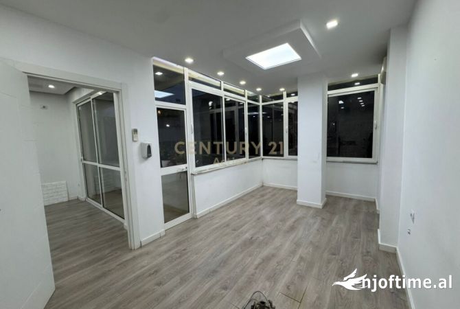Ambient biznesi me qera 3+1 ne Tirane - 700 Euro