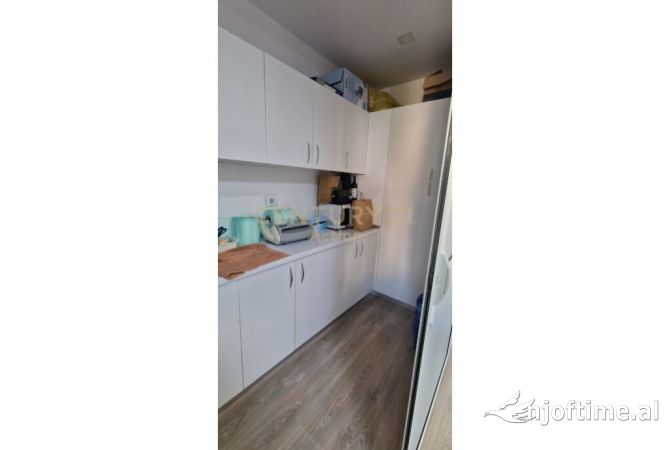 JEPET ME QIRA NJESI PER KLINIKE DENTARE, SHKOLLA E BALETIT!  Tirana, Albania