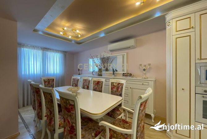 Penthouse (panoramic top floor) for sale in Tirana 4+1, Furnished