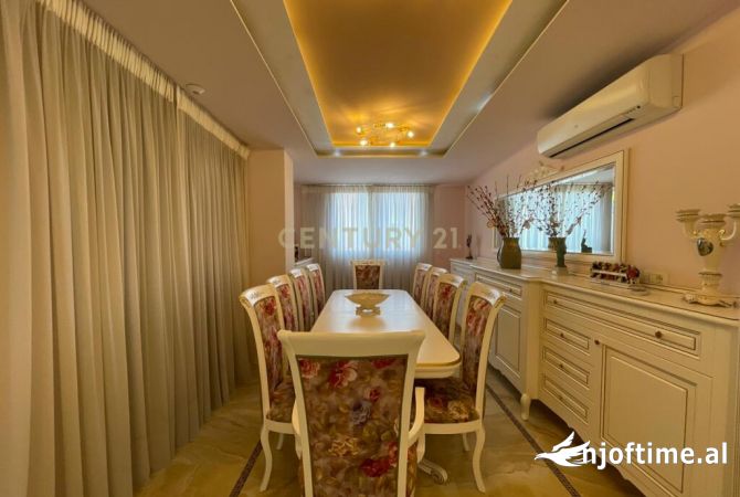 Penthouse (panoramic top floor) for sale in Tirana 4+1, Furnished