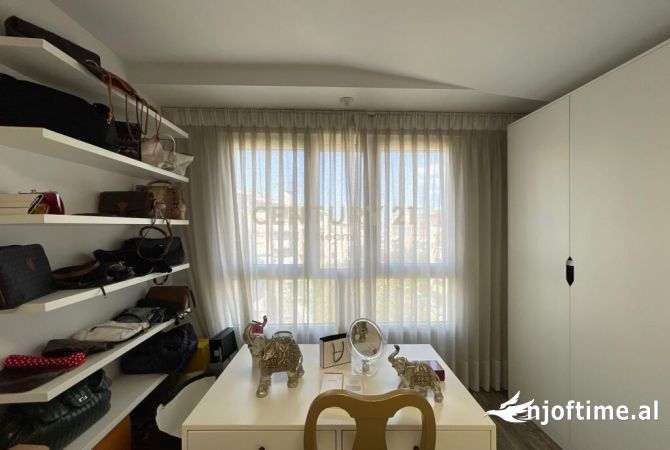 Penthouse (panoramic top floor) for sale in Tirana 4+1, Furnished