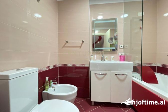 Penthouse (panoramic top floor) for sale in Tirana 4+1, Furnished