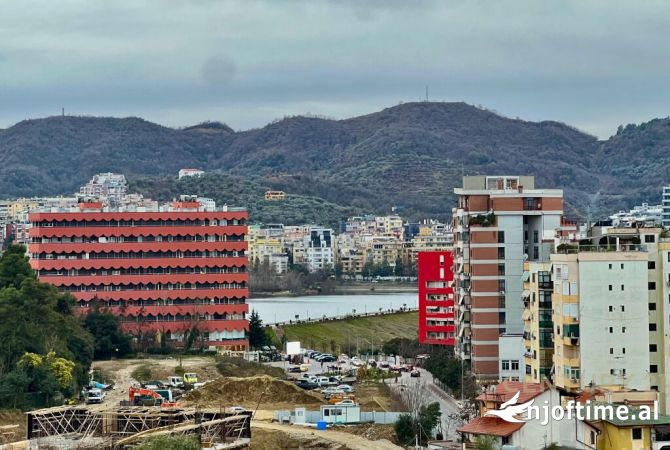 Shtepi ne shitje Apartament ne Tirane, 2+1, Mobilimi Bosh, pa mobiluar, Pagesa 339,000  Euro.