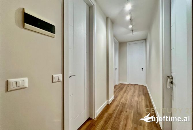Shtepi ne shitje Apartament ne Tirane, 2+1, Mobilimi Bosh, pa mobiluar, Pagesa 339,000  Euro.