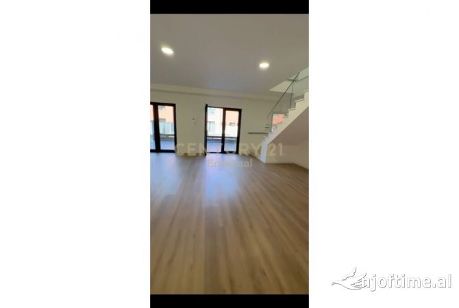 Duplex (2 storey house) for rent in Tirana 4+1, Emty