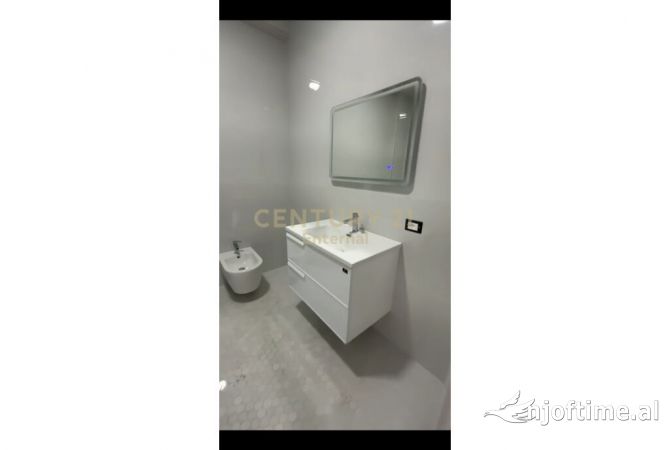 Duplex (2 storey house) for rent in Tirana 4+1, Emty