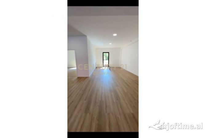 Duplex (2 storey house) for rent in Tirana 4+1, Emty