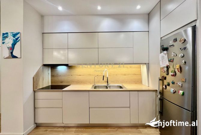 Shtepi ne shitje Apartament ne Tirane, 2+1, Mobilimi E mobiluar, Pagesa 148,000  Euro.