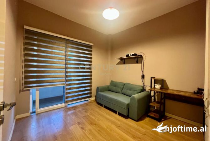 Shtepi ne shitje Apartament ne Tirane, 2+1, Mobilimi E mobiluar, Pagesa 148,000  Euro.