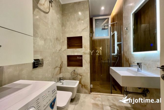 Shtepi ne shitje Apartament ne Tirane, 2+1, Mobilimi E mobiluar, Pagesa 148,000  Euro.