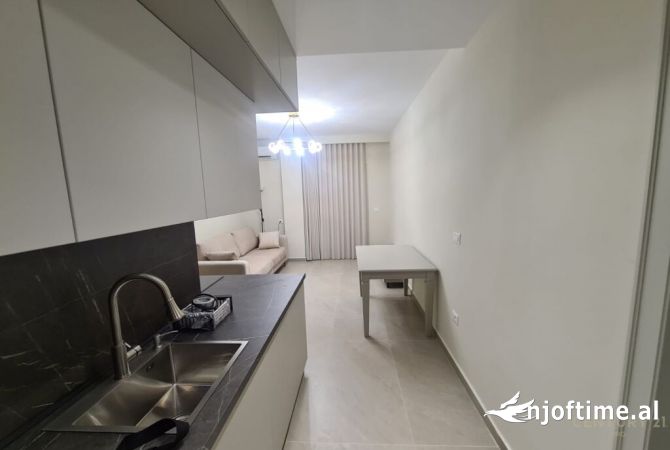 Shtepi me qera Apartament ne Tirane, 1+1, Mobilimi E mobiluar, Pagesa 800  Euro.