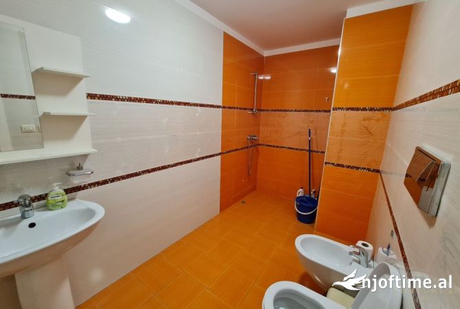 Shtepi ne shitje 5+1 ne Tirane - 820,000 Euro