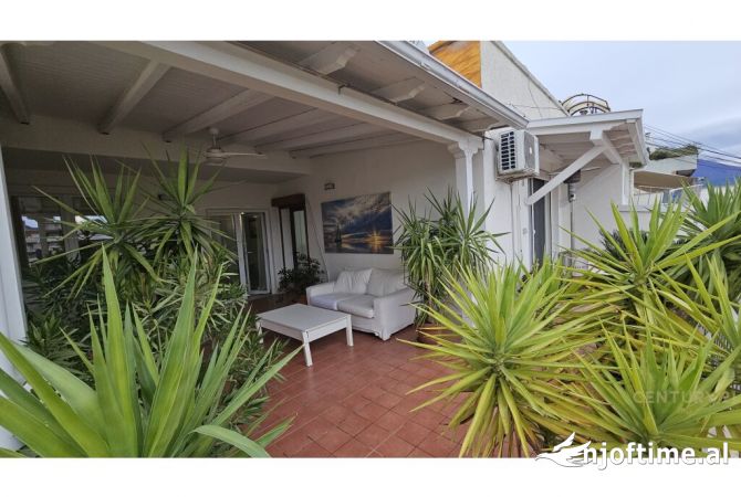 Shtepi ne shitje Apartament ne Tirane, 3+1, Mobilimi E mobiluar, Pagesa 640,000  Euro.