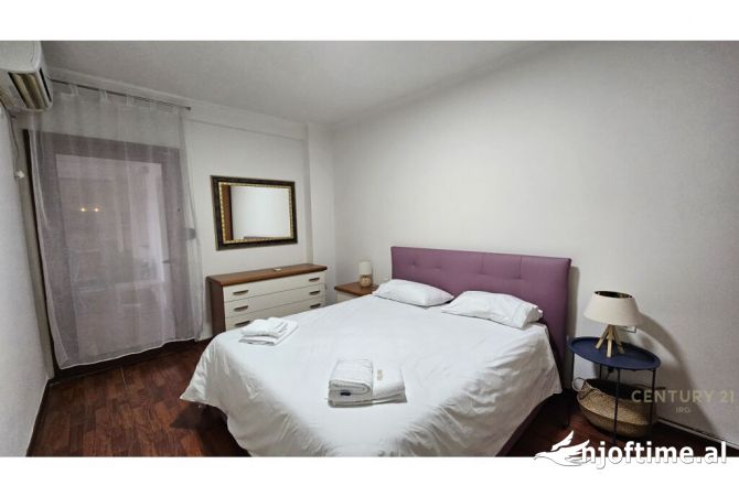 Shtepi ne shitje Apartament ne Tirane, 3+1, Mobilimi E mobiluar, Pagesa 640,000  Euro.