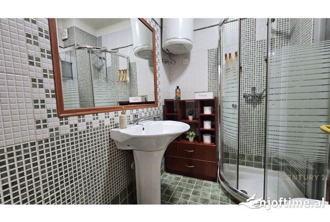 Shtepi ne shitje Apartament ne Tirane, 3+1, Mobilimi E mobiluar, Pagesa 640,000  Euro.