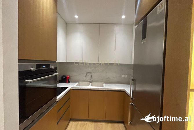 Shtepi me qera Apartament ne Tirane, 2+1, Mobilimi E mobiluar, Pagesa 1,300  Euro.