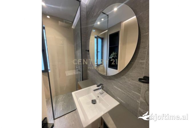 Shtepi me qera Apartament ne Tirane, 2+1, Mobilimi E mobiluar, Pagesa 1,300  Euro.