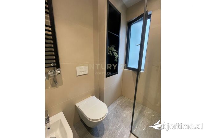 Shtepi me qera Apartament ne Tirane, 2+1, Mobilimi E mobiluar, Pagesa 1,300  Euro.