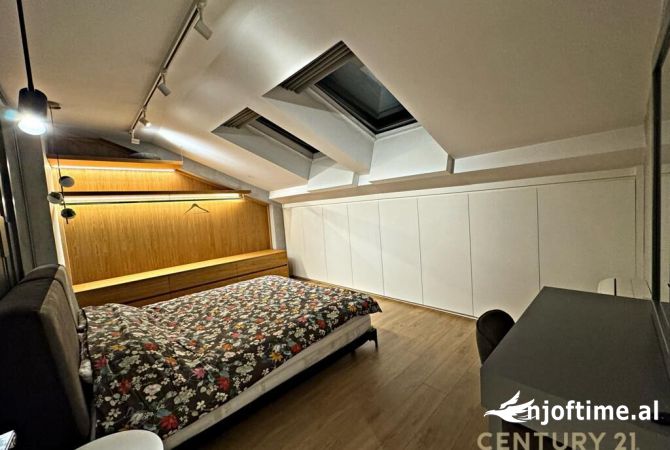 Shtepi me qera Duplex(shtepi me 2 kate) ne Tirane, 3+1, Mobilimi E mobiluar, Pagesa 1,600  Euro.