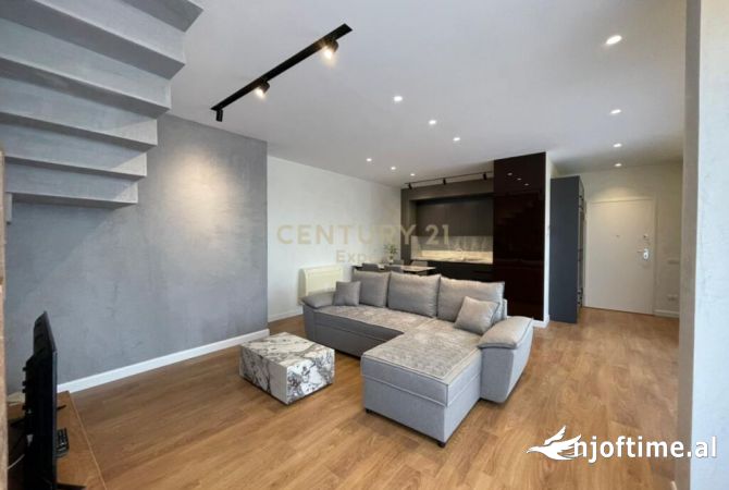 Shtepi me qera Duplex(shtepi me 2 kate) ne Tirane, 2+1, Mobilimi E mobiluar, Pagesa 2,000  Euro.