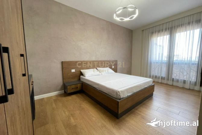 Shtepi me qera Duplex(shtepi me 2 kate) ne Tirane, 2+1, Mobilimi E mobiluar, Pagesa 2,000  Euro.