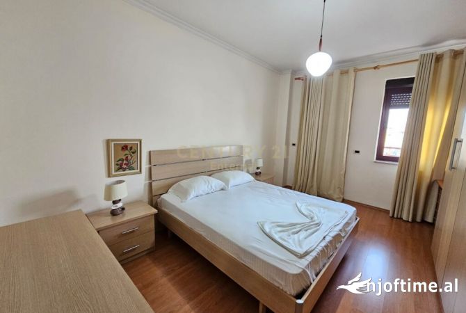 Shtepi me qera Apartament ne Tirane, 2+1, Mobilimi E mobiluar, Pagesa 800  Euro.