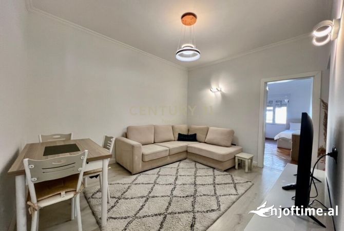 Shtepi me qera 2+1 ne Tirane - 1,000 Euro
