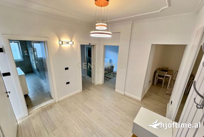 Shtepi me qera Apartament ne Tirane, 2+1, Mobilimi E mobiluar, Pagesa 1,000  Euro.
