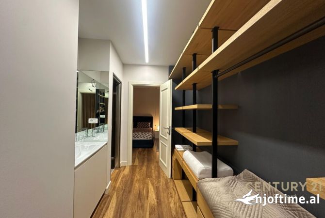 Shtepi me qera Apartament ne Tirane, 2+1, Mobilimi E mobiluar, Pagesa 1,800  Euro.