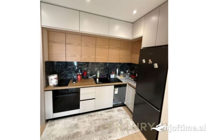 Shtepi ne shitje Apartament ne Tirane, 2+1, Mobilimi E mobiluar, Pagesa 230,000  Euro.