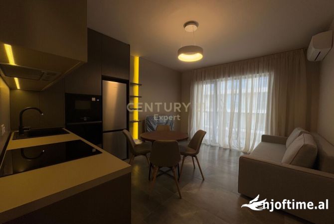 Shtepi me qera 2+1 ne Tirane - 1,000 Euro