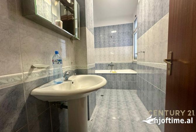 JEPET ME QIRA AMBIENT PER ZYRA NE BLLOK