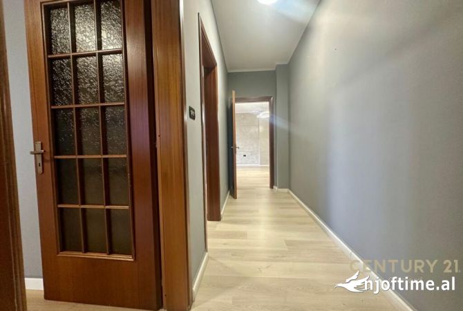 Ambient biznesi me qera 3+1 ne Tirane - 900 Euro