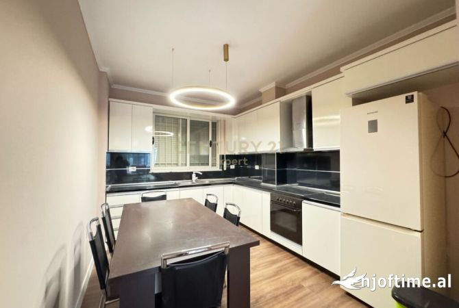 Shtepi me qera Apartament ne Tirane, 2+1, Mobilimi E mobiluar, Pagesa 600  Euro.