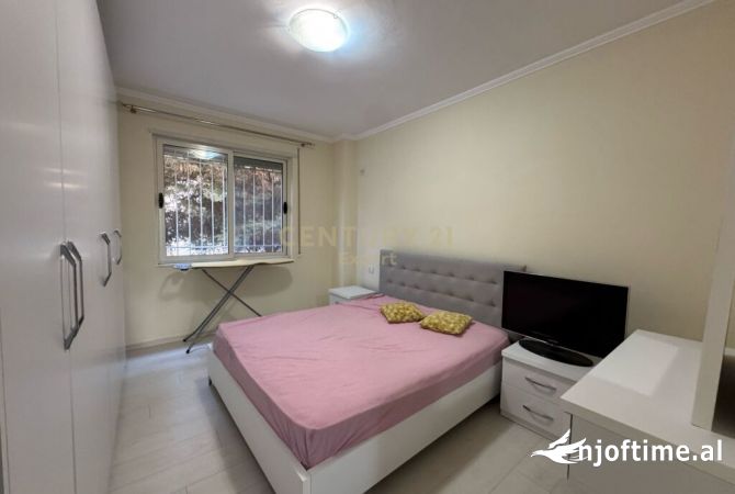 Shtepi me qera Apartament ne Tirane, 2+1, Mobilimi E mobiluar, Pagesa 600  Euro.