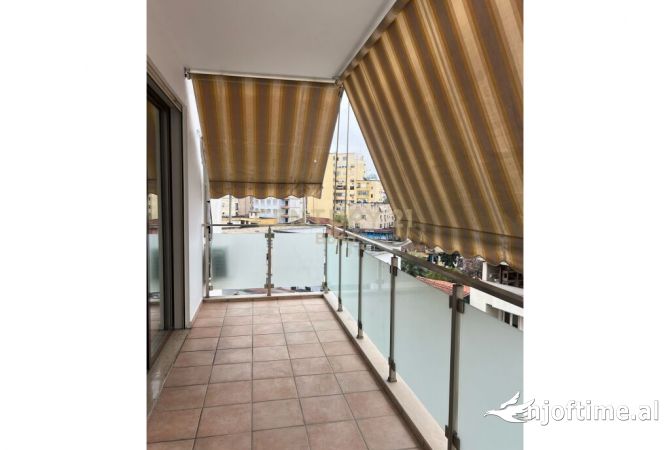 Shtepi me qera Apartament ne Tirane, 2+1, Mobilimi E mobiluar, Pagesa 800  Euro.