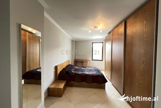 Shtepi me qera Apartament ne Tirane, 2+1, Mobilimi E mobiluar, Pagesa 800  Euro.