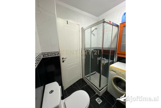 Shtepi me qera Apartament ne Tirane, 2+1, Mobilimi E mobiluar, Pagesa 800  Euro.