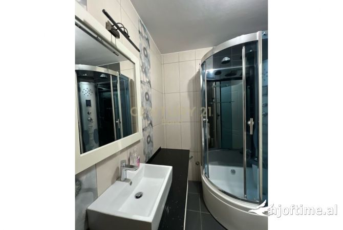 Shtepi me qera Apartament ne Tirane, 2+1, Mobilimi E mobiluar, Pagesa 800  Euro.