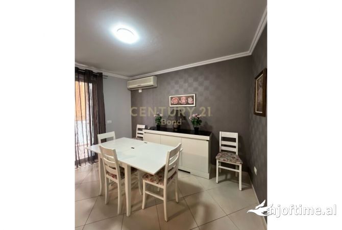 Shtepi me qera 2+1 ne Tirane - 800 Euro