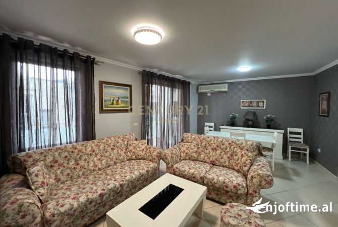 Shtepi me qera 2+1 ne Tirane - 800 Euro