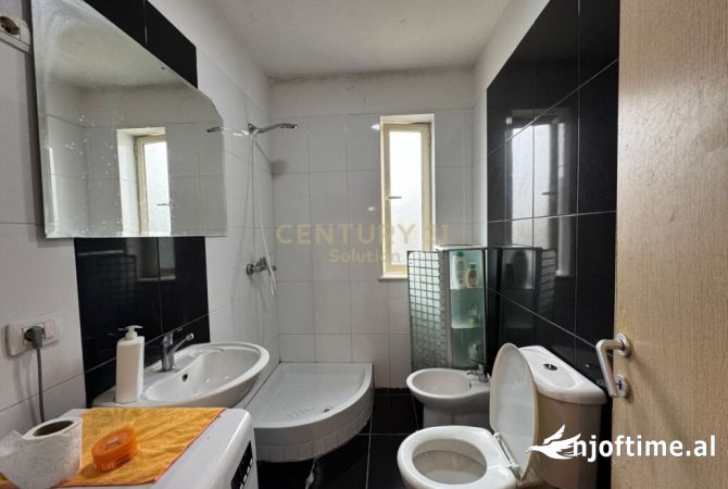 Shtepi me qera Apartament ne Tirane, 2+1, Mobilimi E mobiluar, Pagesa 600  Euro.